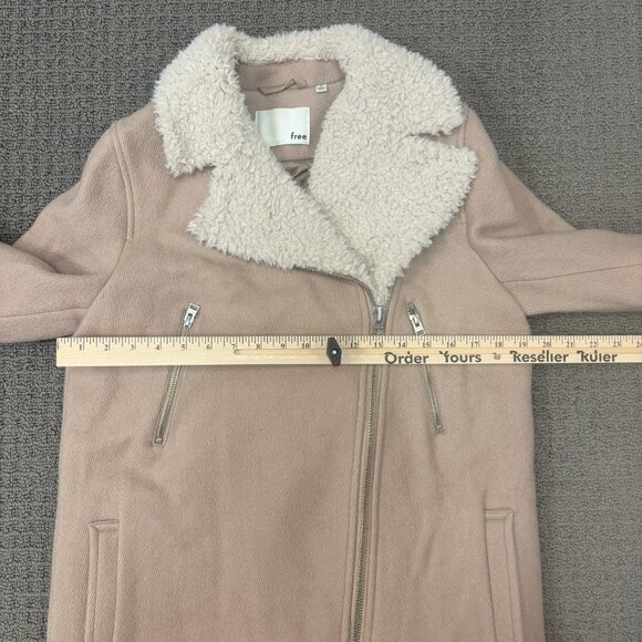 Aritzia Wilfred Free Jacket Womens Medium Beige Virgin Wool Shearling Motto Cozy - Picture 3 of 16
